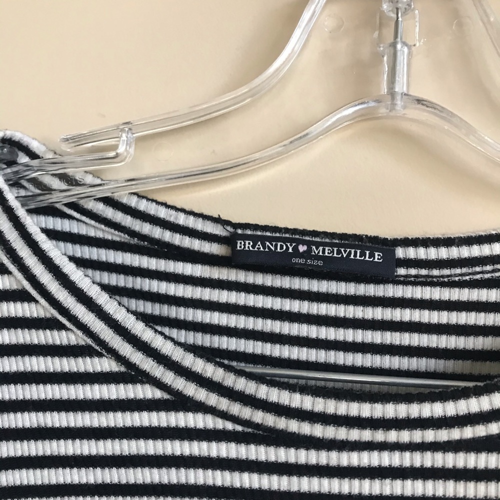 Brandy Melville Jenelle Dress - Picture 3 of 4